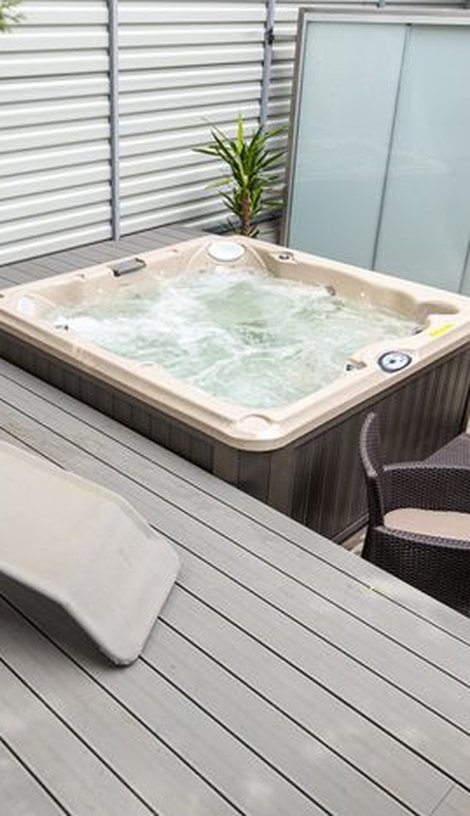 Saját jacuzzi a teraszon